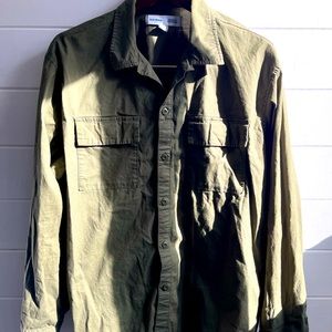 Men’s XL Old Navy Button Up Shirt.